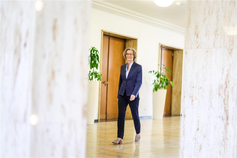 Auf den Fluren des Ministeriums von Heimatministerin Ina Scharrenbach (CDU) sollen laut „Spiegel“ Angst und Schrecken herrschen. (Archivfoto)Christoph Reichwein/dpa