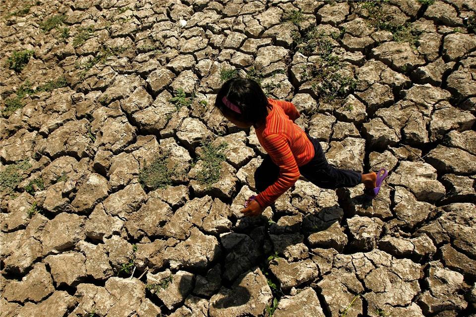 Auf den Philippinen kann ein El Niño zu Dürren führen und Bewässerungskanäle austrocknen lassen. (Archivbild)Francis R. Malasig/EPA/dpa