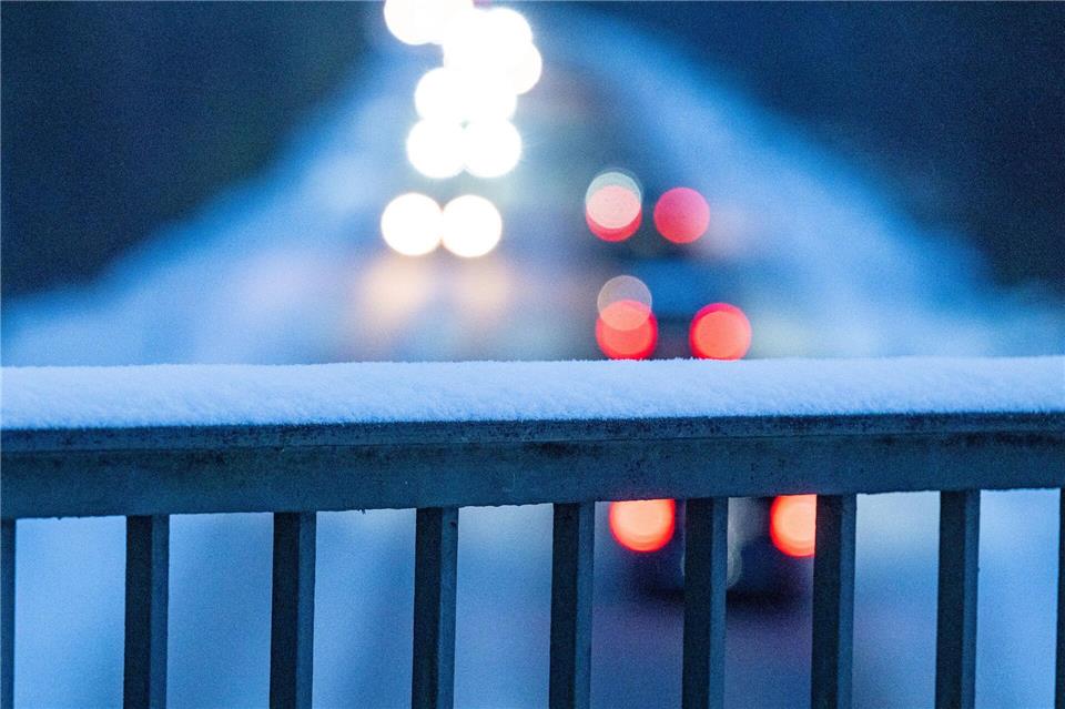 Auf den Straßen gilt Vorsicht.Armin Weigel/dpa