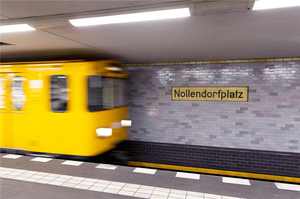 Auf den U-Bahn-Linien U1 bis U4 sollen im Herbst neue Züge kommen. (Archivbild)Carsten Koall/dpa