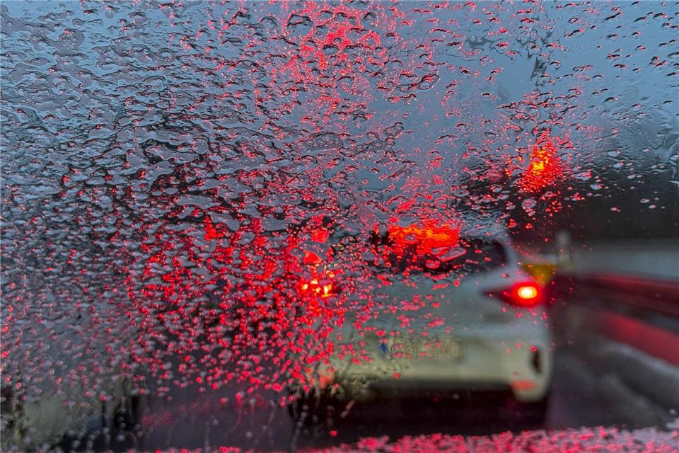 Auf der A3 bei Regensburg kam es zu mehreren Unfällen (Symbolbild). Jan Woitas/dpa