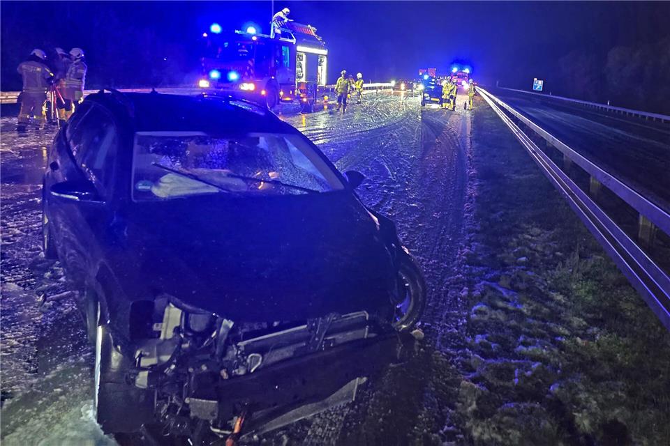 Auf der A31 kam es die ganze Nacht über immer wieder zu Unfällen.