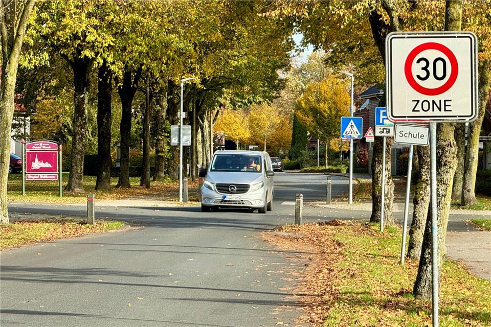 Auf der Borkenwirther Straße gilt Tempo 30.