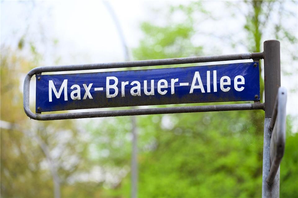 Auf der Max-Brauer-Allee entdeckten Polizisten den Flüchtigen. (Archivbild)Jonas Walzberg/dpa
