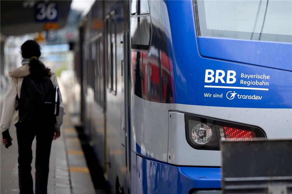 Bauarbeiten legen Bahn im Chiemgau-Inntal zeitweise lahm Auf der Website der Bayerischen Regiobahn gibt es weiterführende Informationen zu den Fahrplänen. (Symbolbild)Sven Hoppe/dpa