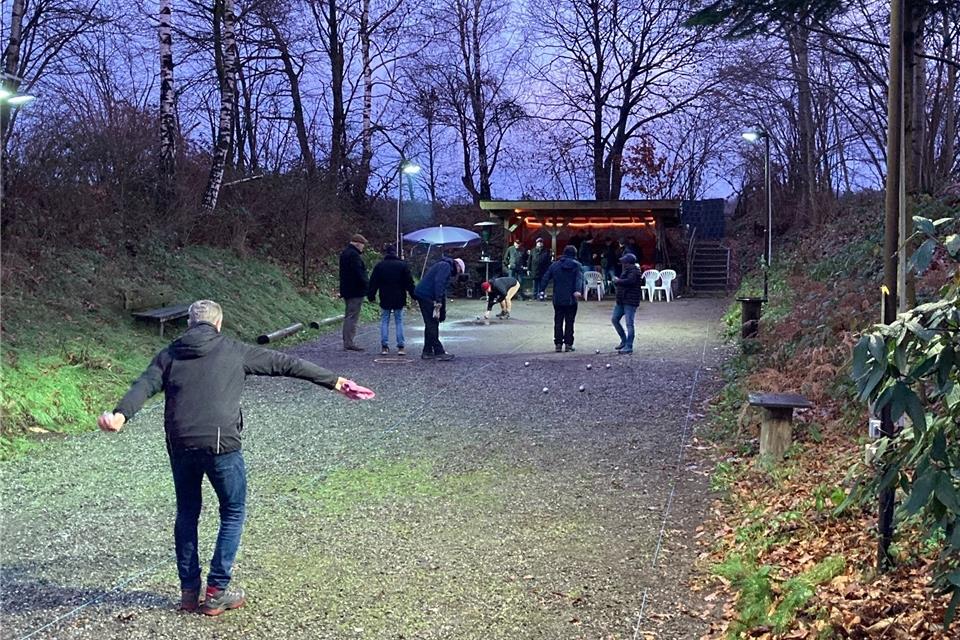 Auf der alten Anlage haben sich die Spieler zum Abschluss-Turnier getroffen.
