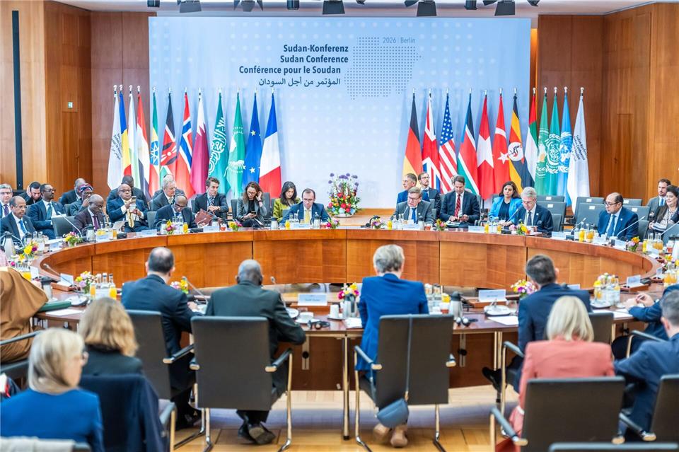 Auf der dritten internationalen Sudan-Konferenz geht es unter anderem um Zusagen für die Finanzierung humanitärer Hilfe.Michael Kappeler/dpa