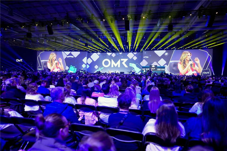 Auf der größten Bühne der OMR stellte Klum auch ihre neuesten Werbe-Partnerschaften vor. Marcus Brandt/dpa