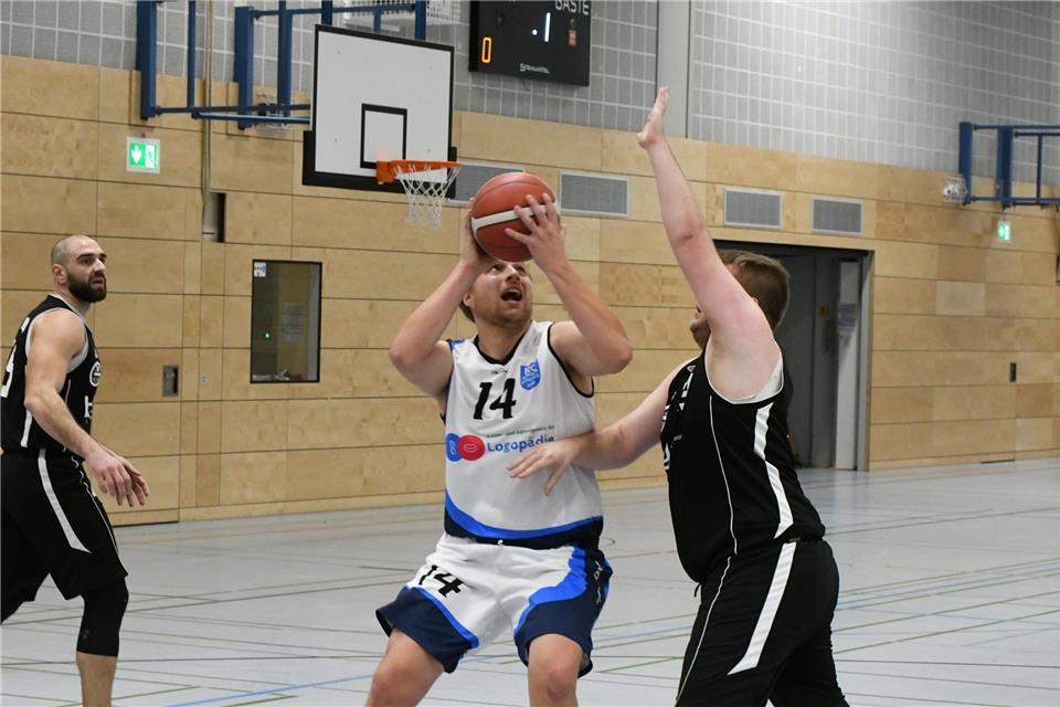 Auf die Dienste von Center Frank Masser müssen die Borkener Oberliga-Basketballer im Spiel gegen Ibbenbüren II verzichten. Der RSV-Kapitän hat sich in einen Kurzurlaub verabschiedet.