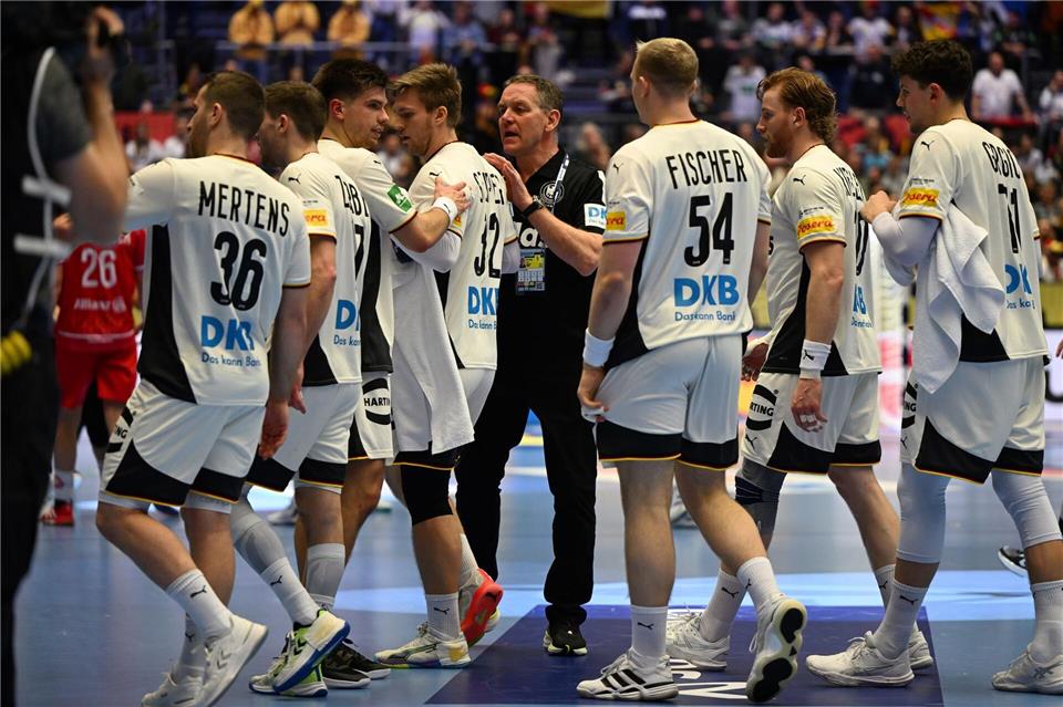 Auf die deutschen Handballer wartet gegen Serbien die nächste schwere EM-Aufgabe.Sina Schuldt/dpa