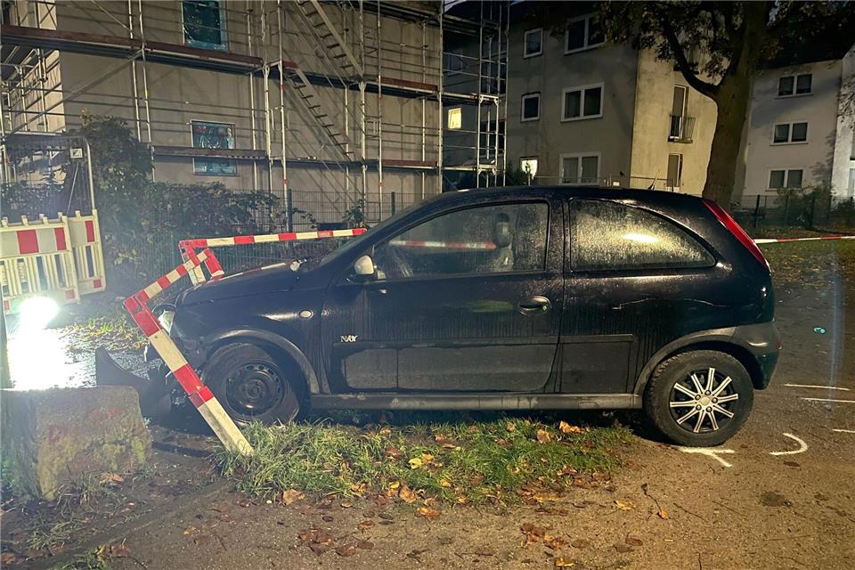 Auf einem Spielplatz endete die Verfolgungsfahrt schließlich.-/Polizei Hamm/dpa
