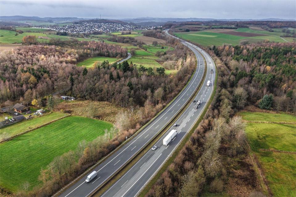 Auf einem Teilstück der A45 in Olpe wurden die Hände der Toten gefunden. (Archivfoto)Alex Talash/dpa