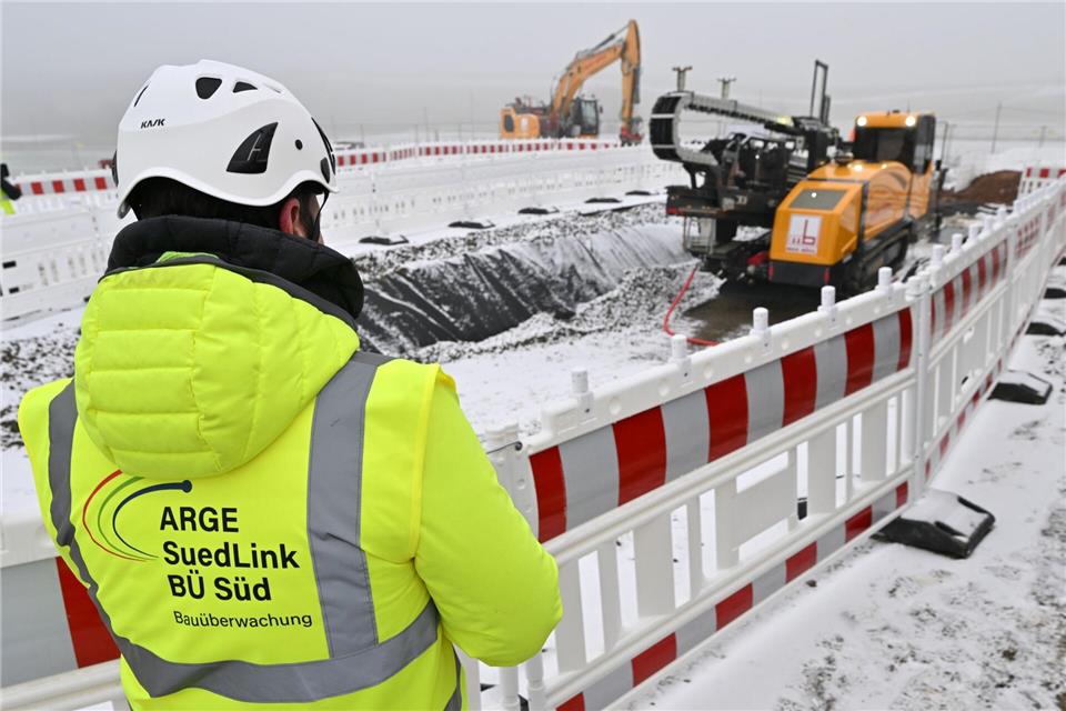 Auf einer rund 75 Kilometer langen Strecke von Gerstungen in Thüringen bis Mellrichstadt in Bayern werden für das Suedlink-Projekt Gleichstromkabel verlegt.Martin Schutt/dpa