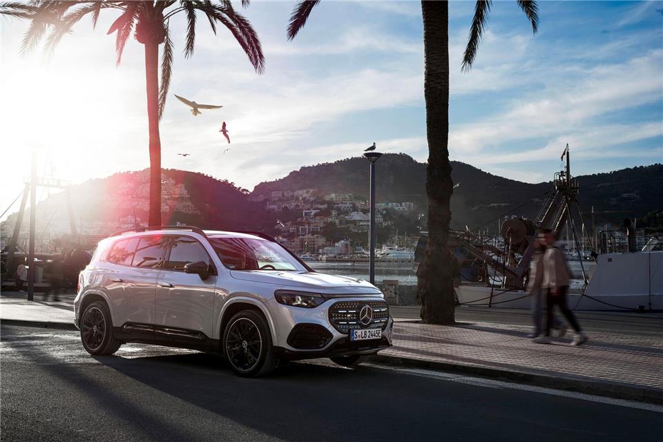 Auf in den Süden? Zumindest bieten die E-Versionen des GLB über 600 Kilometer Reichweite und es gibt auch noch Versionen mit Verbrenner.Mercedes-Benz AG/dpa-tmn