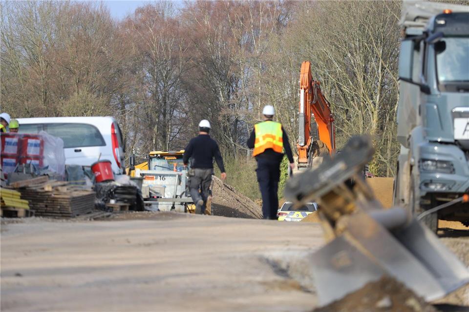 Auf vielen Baustellen sind an diesem Dienstag Beamte des Zolls unterwegs. -/dpa