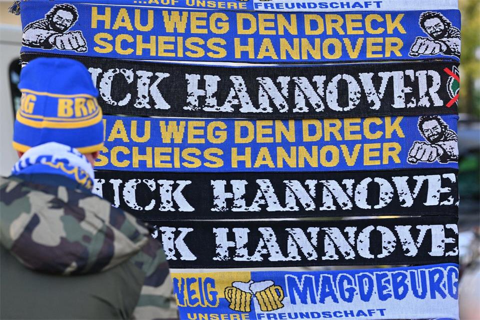 Aufgeheizte Stimmung vor dem Niedersachsen-Derby.Swen Pförtner/dpa