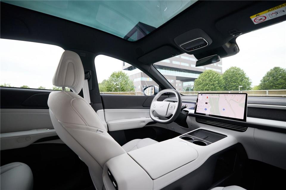 Der Nächste, bitte: Wie der Xpeng G6 gegen Tesla Y antritt Aufgeräumt mit großem zentralem Bildschirm: Das ist vor allem bei E-Autos aktuell State oft the Art. Xpeng/dpa-tmn