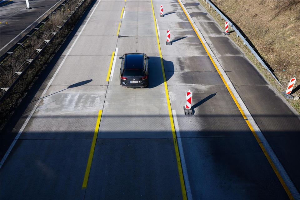 Aufgeschobene Arbeiten auf der A7 sorgen wohl nicht für eine insgesamt längere Bauzeit.Julian Stratenschulte/dpa