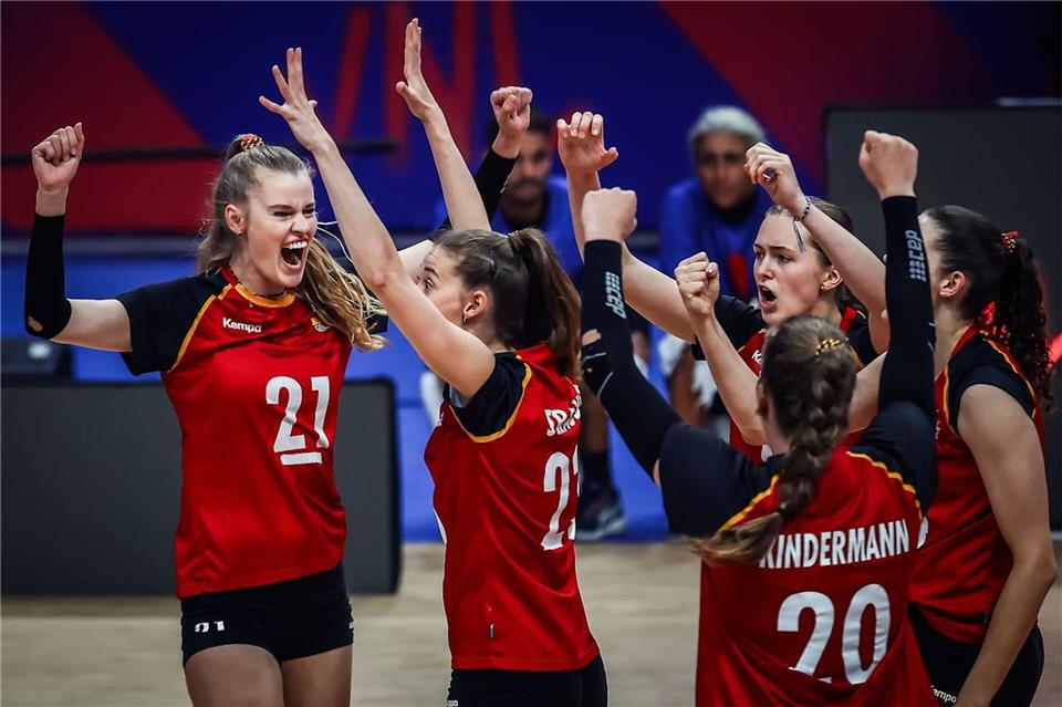Auftakterfolg für die deutschen Volleyballerinnen in der Nationenliga.--/volleyballworld/dpa