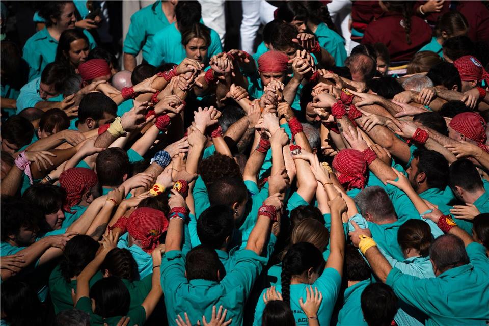 Auftritt der „colles de castellers“ (Menschenpyramiden-Gruppe) während des traditionellen Festes von La Merce in Barcelona.Lorena Sopêna/EUROPA PRESS/dpa