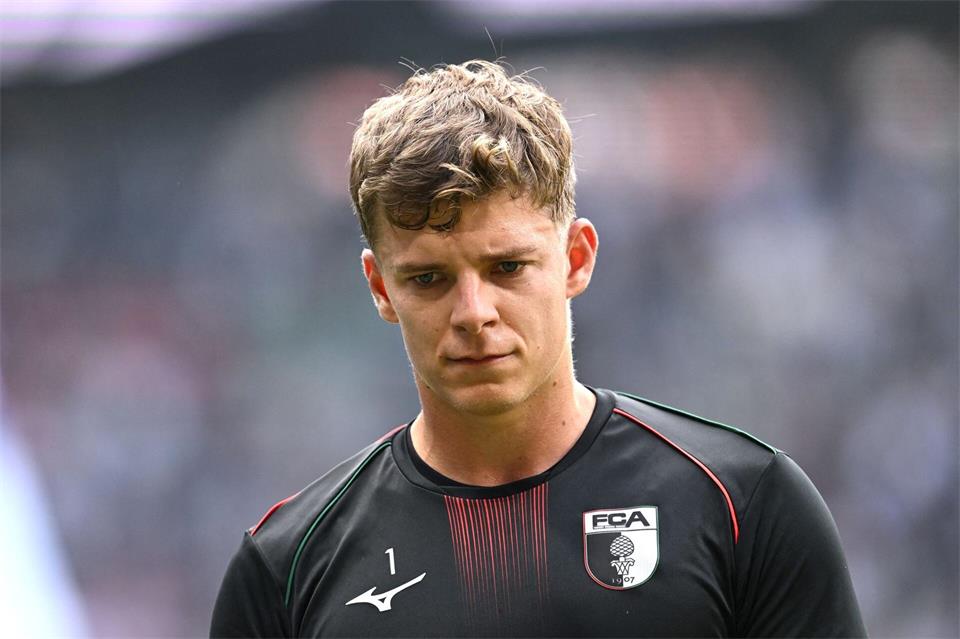 Augsburger Nationalspieler: Torwart Finn Dahmen.David Inderlied/dpa
