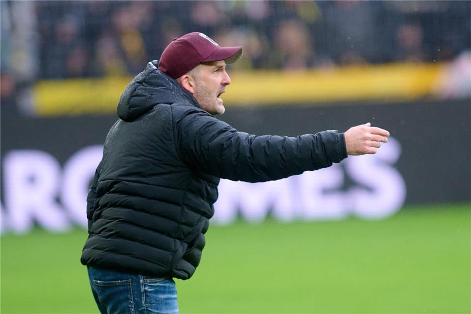 Augsburgs Trainer Manuel Baum war mit seiner Mannschaft in Dortmund gar nicht zufrieden.Bernd Thissen/dpa
