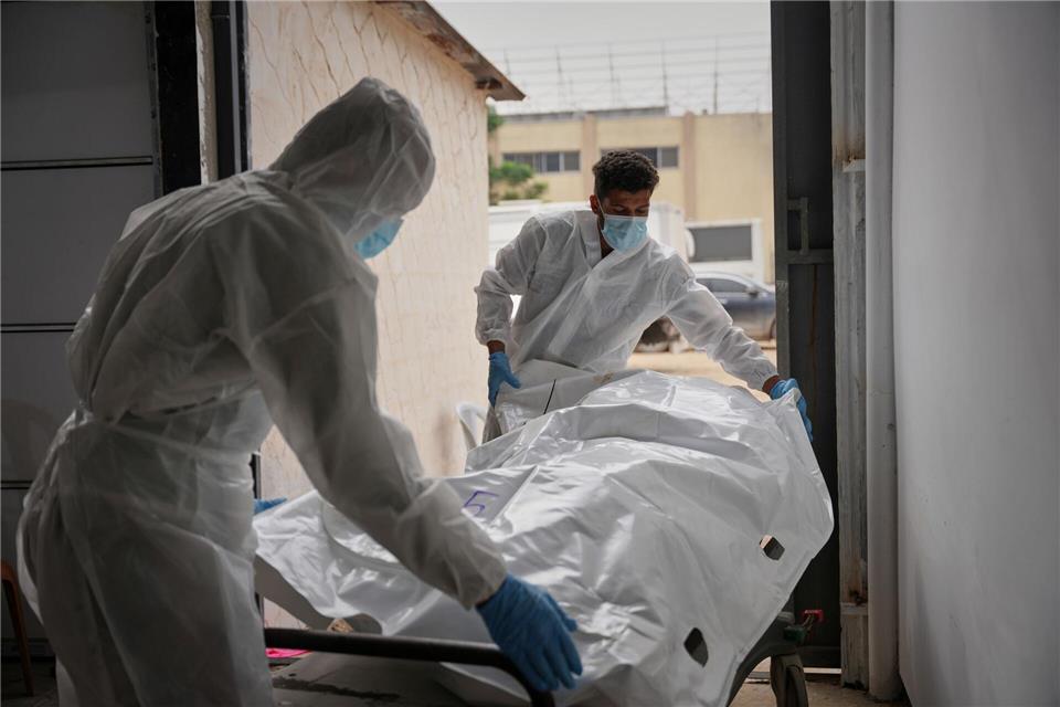 Aus Israel übermittelte Leichen von Palästinensern im Süden des Gazastreifens. (Archivbild)Abdel Kareem Hana/AP/dpa