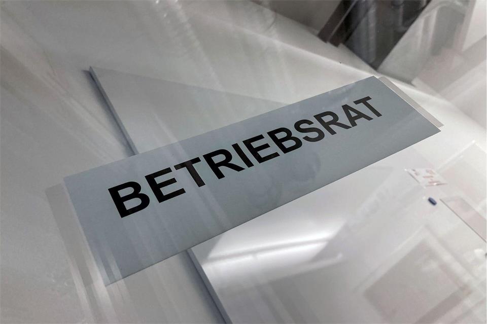 Aus Sicht der Arbeitgeber läuft die Mitbestimmung der Betriebsräte in Unternehmen nicht optimal. (Archivbild)Nicole Becker/dpa