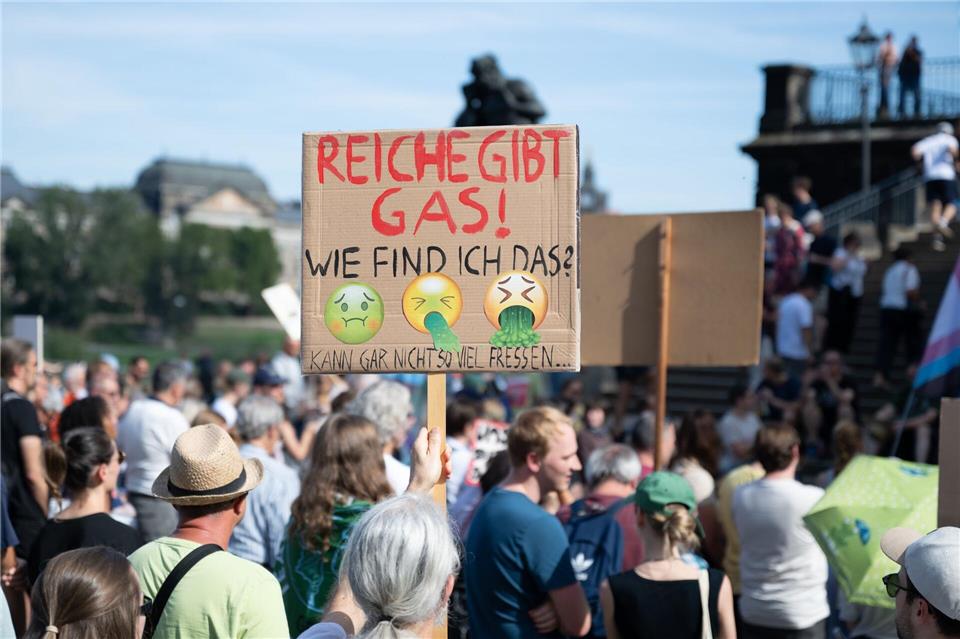 Hunderte demonstrieren in Dresden für Energiewende Aus Sicht der Organisatoren war der Protest erfolgreich.Sebastian Kahnert/dpa