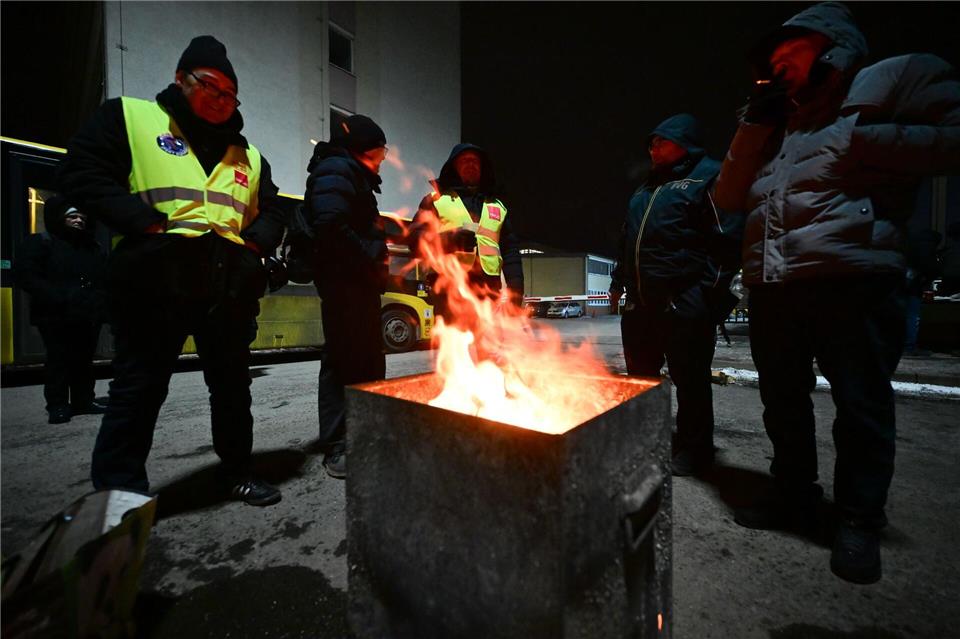 Aus Sicht der Streikleitung lief der Warnstreik in Berlin erfolgreich. Sebastian Christoph Gollnow/dpa