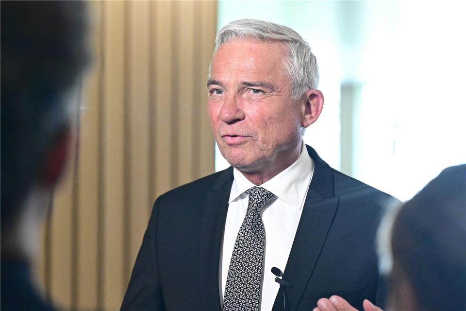 Aus Sicht von Innenminister Thomas Strobl (CDU) ist Baden-Württemberg bei der Drohnenabwehr gut aufgestellt. (Archivbild)Bernd Weißbrod/dpa