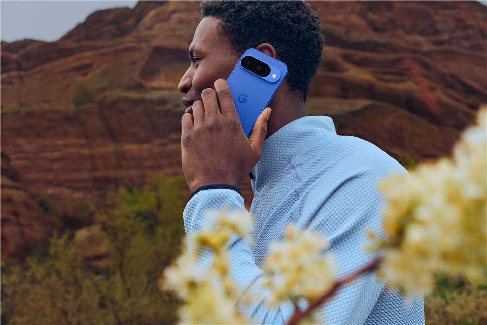 Google Pixel 10: KI statt Hardware-Revolution Aus zwei mach drei: Das Google Pixel 10 besitzt eine 48-Megapixel-Hauptkamera, ein 13-Megapixel-Ultraweitwinkel und jetzt neu ein Fünffach-Tele mit 10 Megapixeln.Google LLC/dpa-tmn