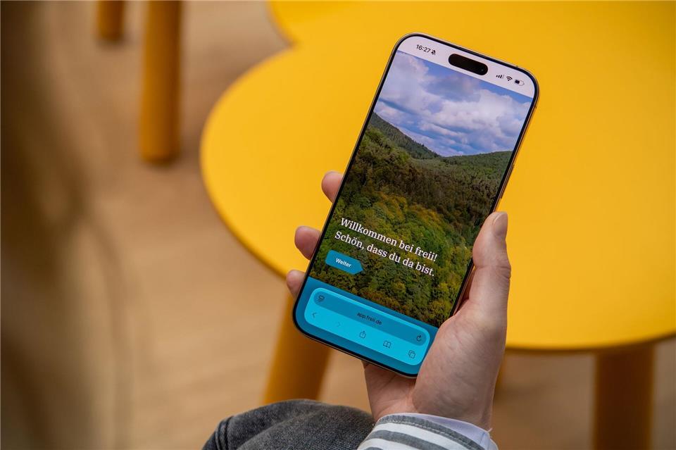 Ausgewogene Mediennutzung erlernen: Die Web-App „freii“ bietet einem drei Wochen lang kleine Challenges und Infos, um ziellosem Scrollen vorzubeugen.Nico Tapia/dpa-tmn