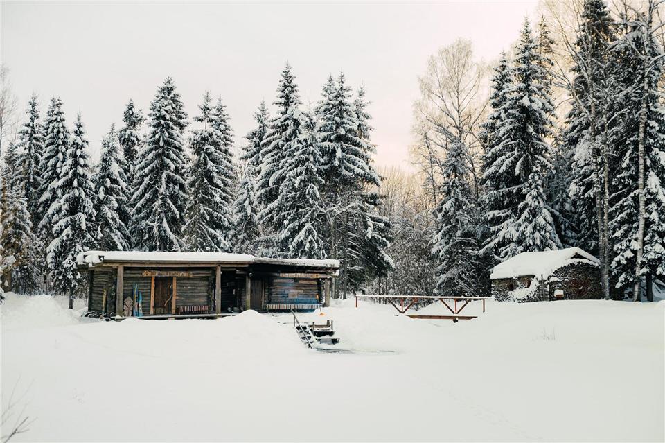 Viel Rauch um viel - Saunakultur in Estland Außen kalt, innen heiß: die Rauchsauna der Mooska-Farm. Rauno Liivand/Brand Estonia/dpa-tmn
