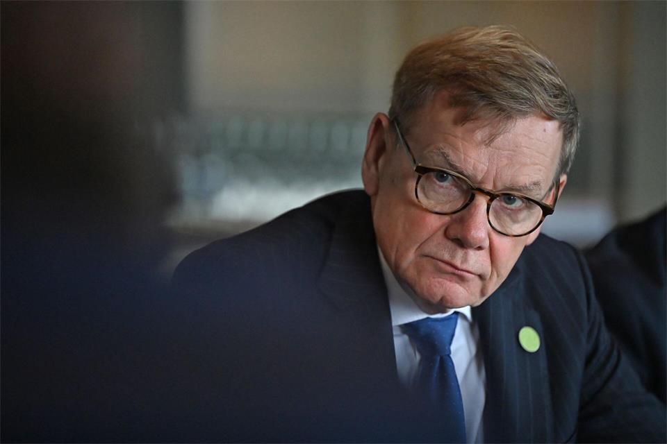 Außenminister Johann Wadephul (CDU) äußert sich am Rande des informellen EU-Außenministertreffens im irischen Wicklow vor Journalisten.Michael Brandt/dpa