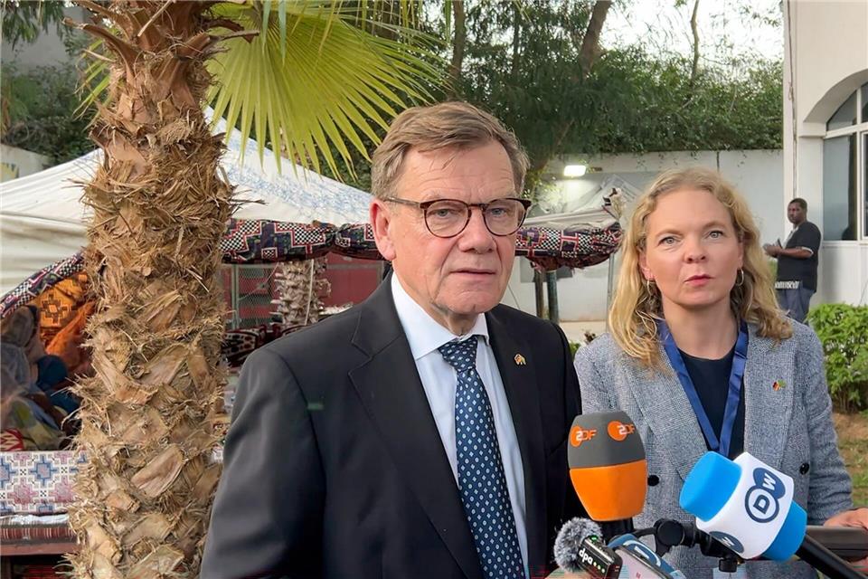 Außenminister Johann Wadephul (CDU) äußert sich in der mauretanischen Hauptstadt Nouakchott beim Besuch eines UN-Projekts zur Extremismusprävention und Deradikalisierung.Soeren Stache/dpa