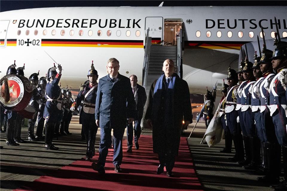 Außenminister Johann Wadephul (CDU) bei der Ankunft in Argentinien.Boris Roessler/dpa