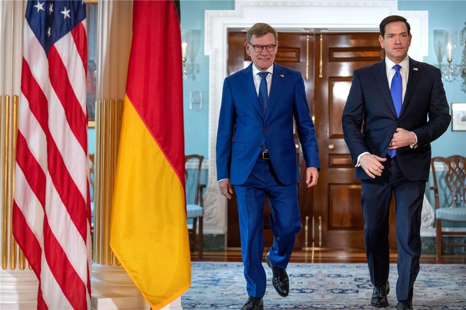 Außenminister Johann Wadephul (CDU) machte auf dem Weg zu seiner mehrtägigen Südamerikareise einen Zwischenstopp bei seinem US-Kollegen Marco Rubio in Washington. Mark Schiefelbein/AP/dpa