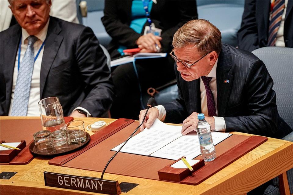 Außenminister Johann Wadephul (CDU) sowie seine Kollegen aus Frankreich und Großbritannien haben sich am Rande der UN-Vollversammlung in New York mit ihrem iranischen Kollegen getroffen.Kay Nietfeld/dpa