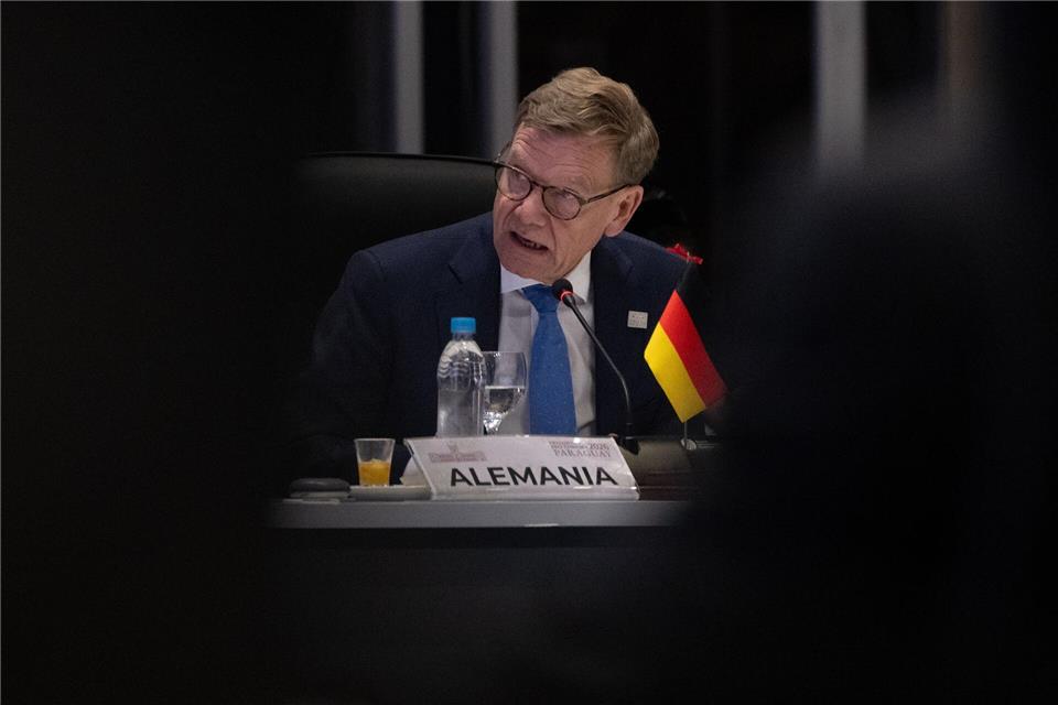 Außenminister Johann Wadephul (CDU) wirbt beim Mercosur-Gipfel in Paraguay für eine verstärkte Zusammenarbeit zwischen Deutschland, Europa und Südamerika.Boris Roessler/dpa