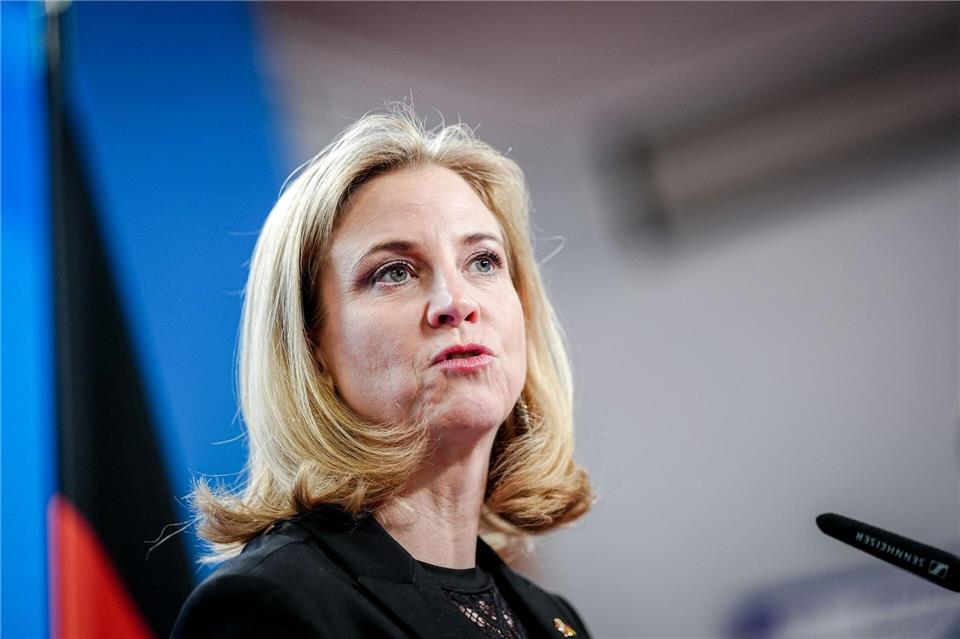 Außenministerin Meinl-Reisinger äußerte sich zu den Ausweisungen. (Archivbild)Kay Nietfeld/dpa