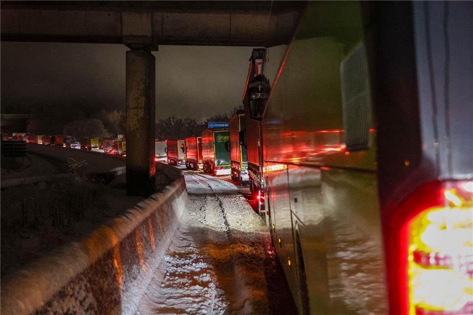 Autobahnen mussten gesperrt werden.Rene Kunze/OSTHESSEN|NEWS/dpa