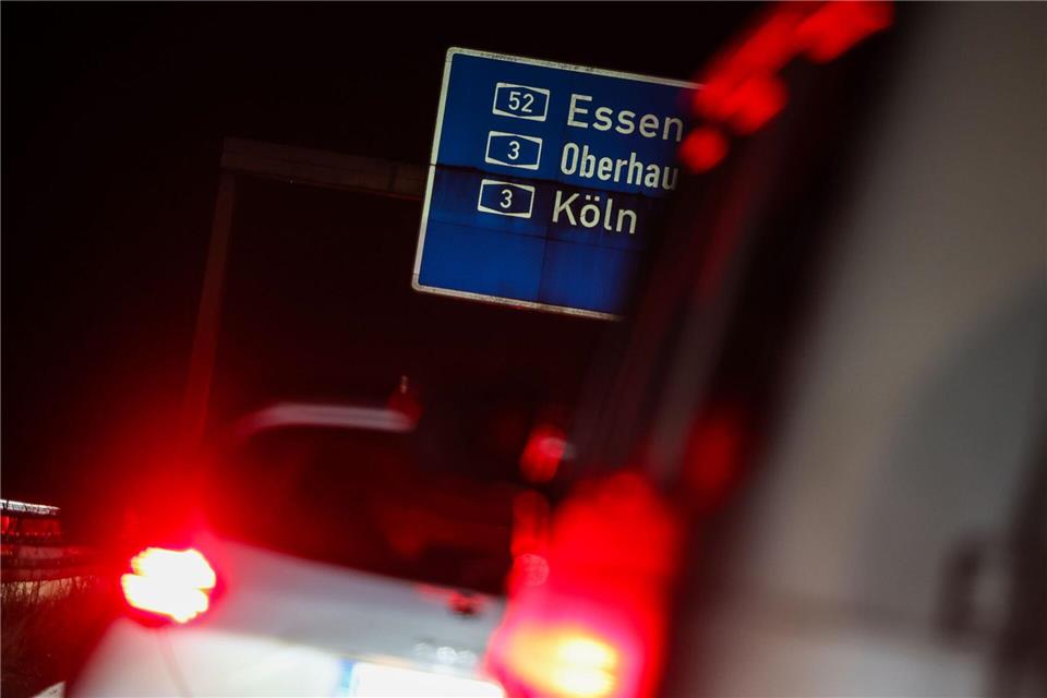 Autofahrer brauchten wegen der Sperrung der Ruhrtalbrücke viel Geduld.Christoph Reichwein/dpa