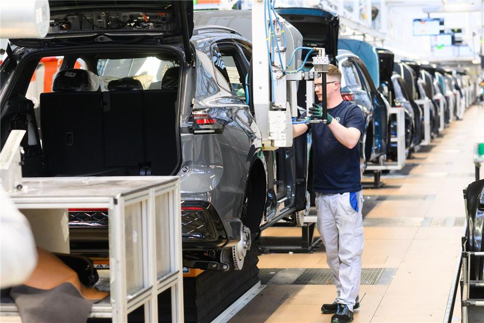 Autoindustrie in der Krise? Hersteller machen weiter Milliardengewinne. (Archivbild)Julian Stratenschulte/dpa