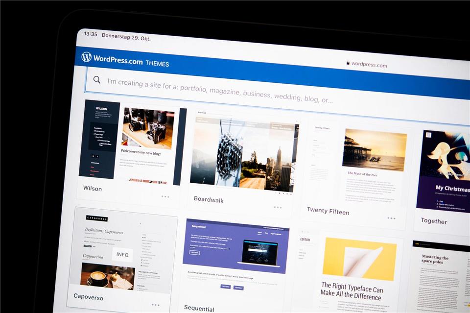 Automatische Updates als Schutzmaßnahme: Für WordPress-Nutzer empfiehlt sich die Aktivierung automatischer Updates, um stets auf dem neuesten Stand zu bleiben.Catherine Waibel/dpa-tmn