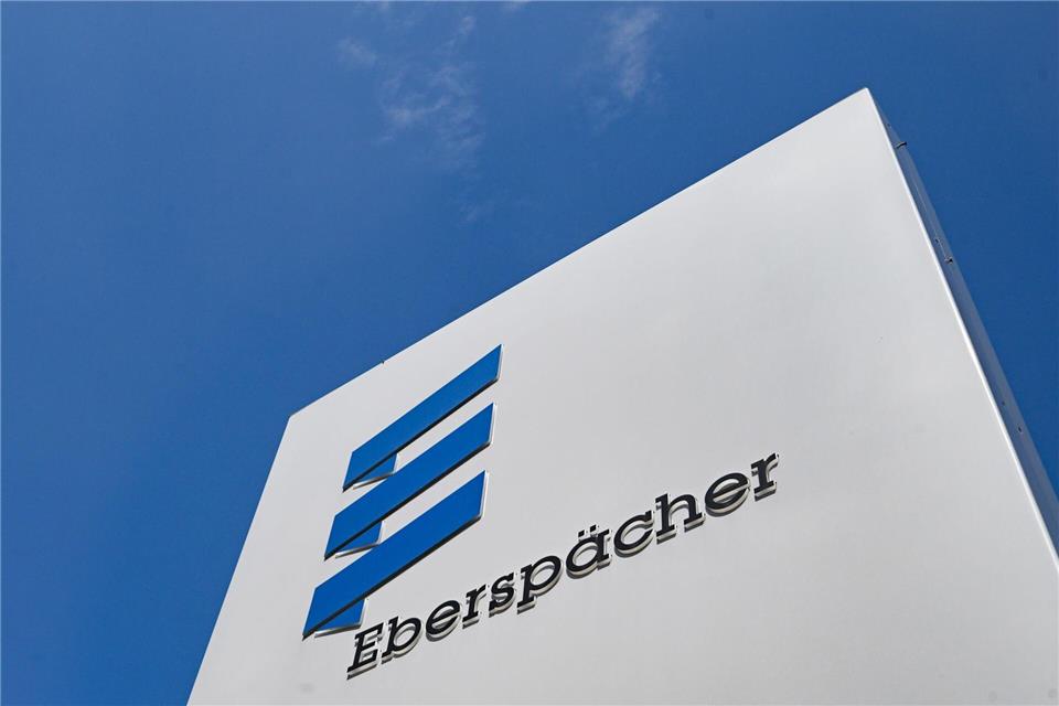 Autozulieferer Eberspächer kämpft gegen die Krise an. (Archivbild)Bernd Weißbrod/dpa