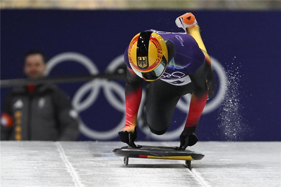 Axel Jungk liegt zur Halbzeit der Skeleton-Rennen auf Rang zwei. Robert Michael/dpa