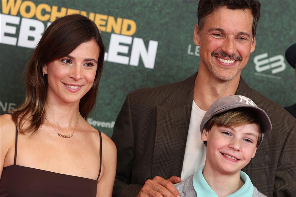 Aylin Tezel, Florian David Fitz und Cecilio Andresen bei der Premiere des Films „Wochenendrebellen“ im September 2023 in München. (Archivbild)Karl-Josef Hildenbrand/dpa