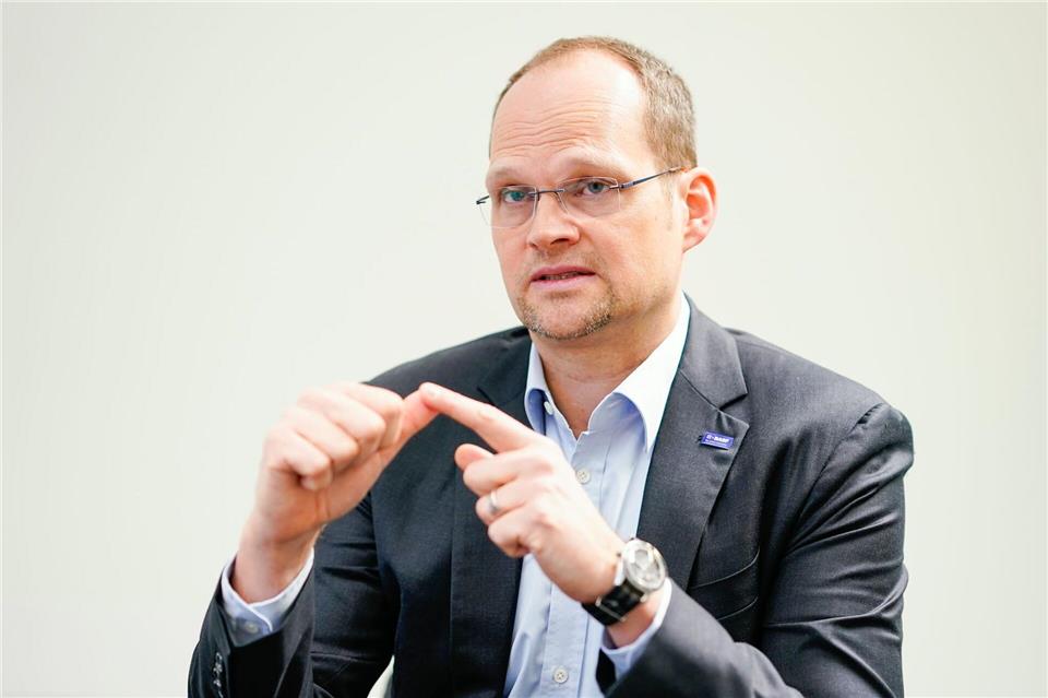 BASF will den weltweit größten Standort laut Elvermann wieder in die Gewinnzone bringen. (Archivbild)Uwe Anspach/dpa