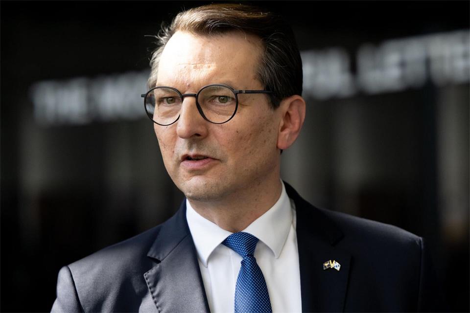 BMW-Chef Nedeljkovic: Konzernstruktur vereinfachen und Managementpositionen streichen. (Archivbild)Sven Hoppe/dpa